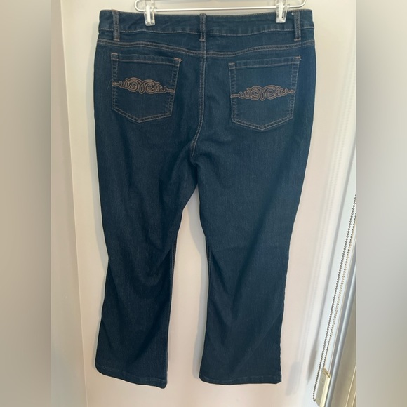 Cleo Curvy Dark Wash Flare Jeans 16 - Picture 2 of 13